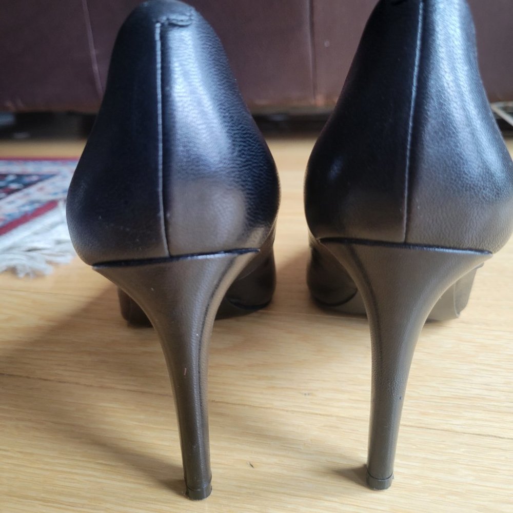 Nine West Black Pumps - Picture 2 of 6